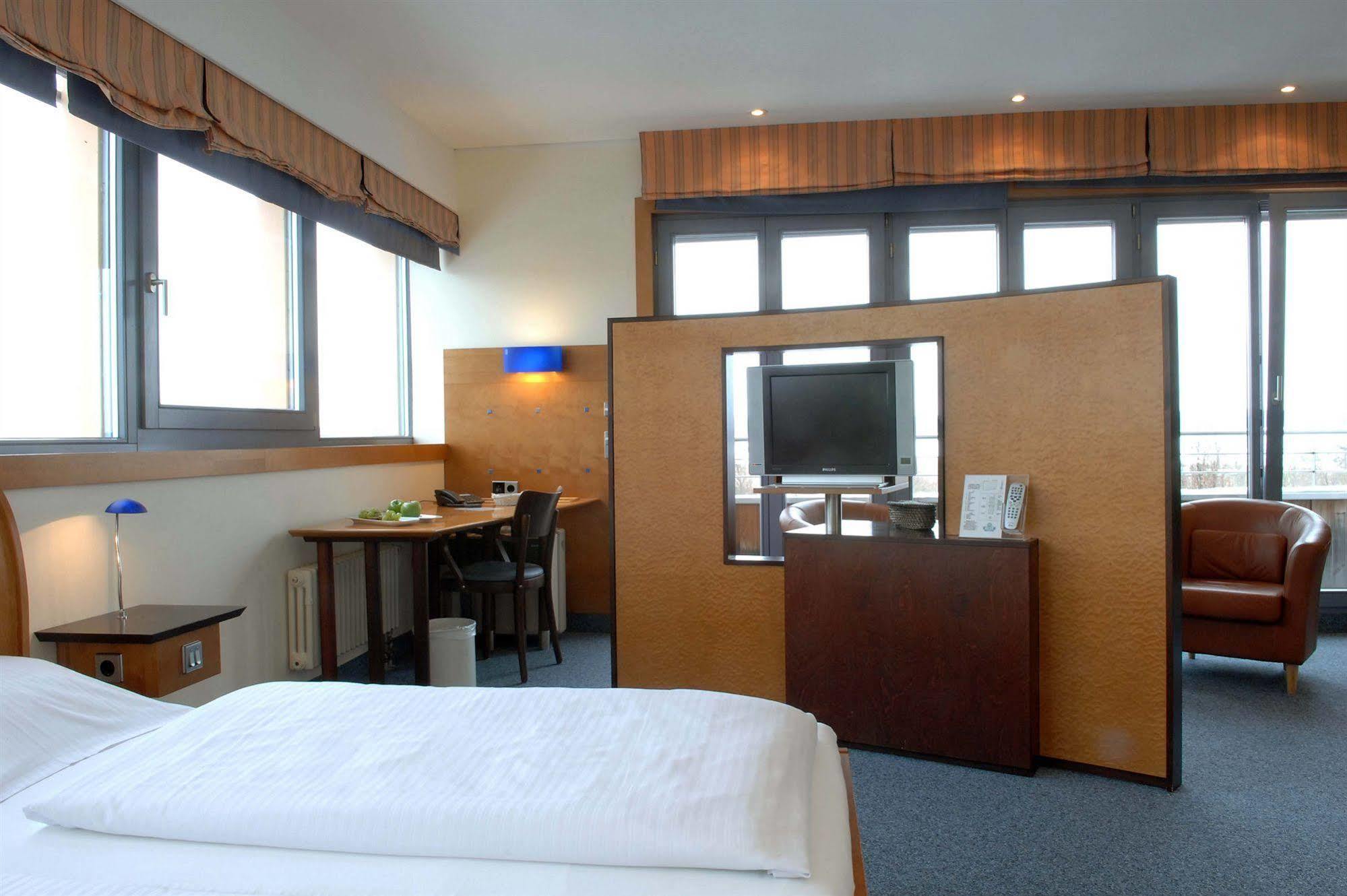 Hotel Leipheim Sued Zewnętrze zdjęcie